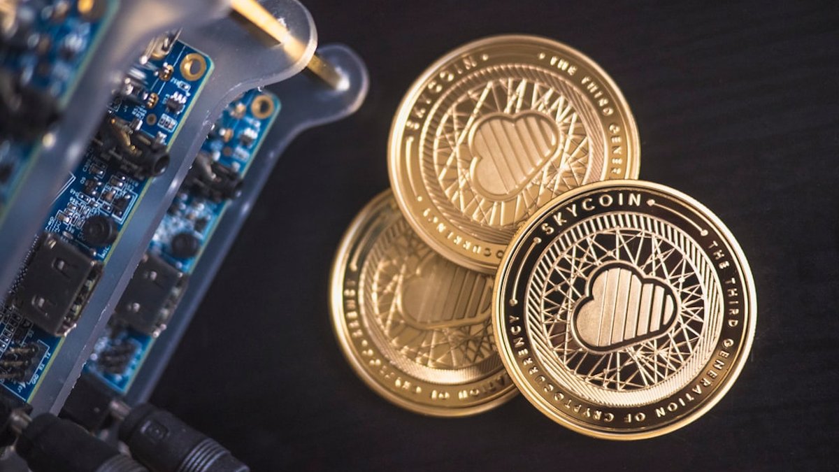 Top Play to Earn Games Beating Traditional Gaming